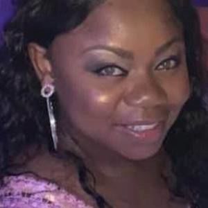 Meet your Posher, Dina